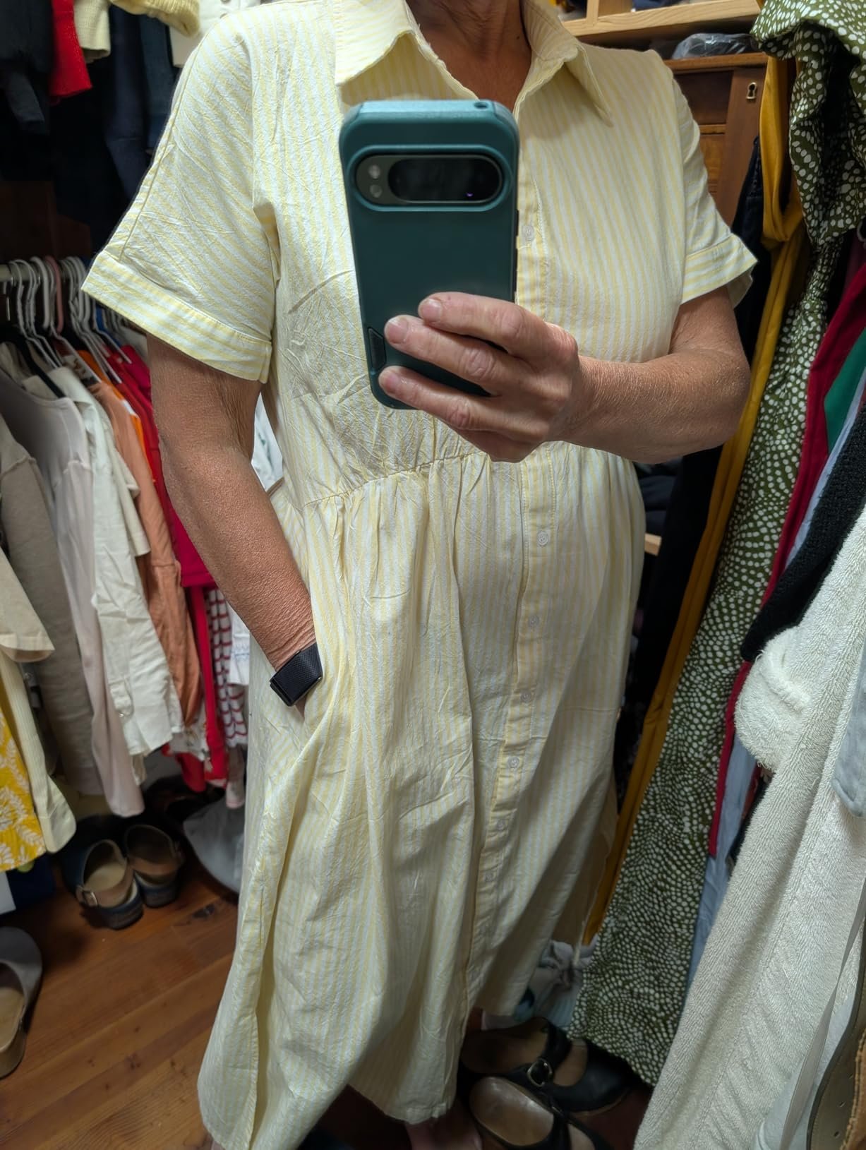 Very comfortable, and it has pockets!