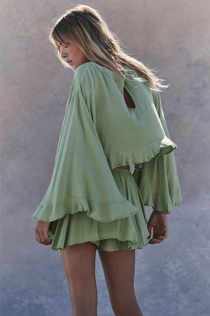 Women’s Loose-Fit Vacation Two-Piece Set – Batwing Sleeve Top & Ruffle Shorts