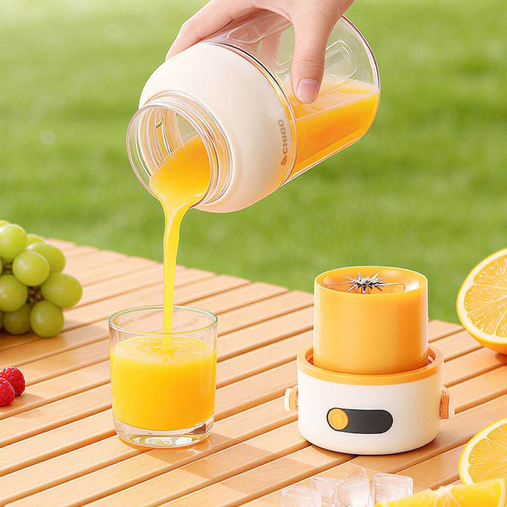 Portable Electric Juicer Cup with zero cord hassle 🥤: Drink fresh nutrient-rich smoothies without struggling with heavy blenders.🍓