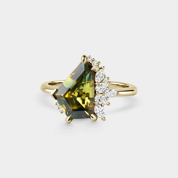 4,05 ct nepravidelná shluk volně tvarovaných safírů a diamantů