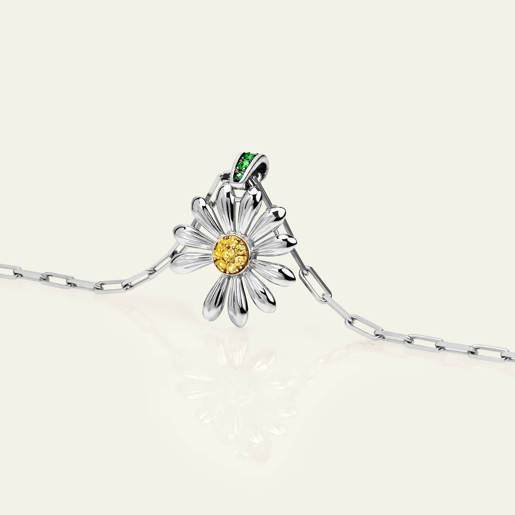 Daisy Flower Pendant Necklace