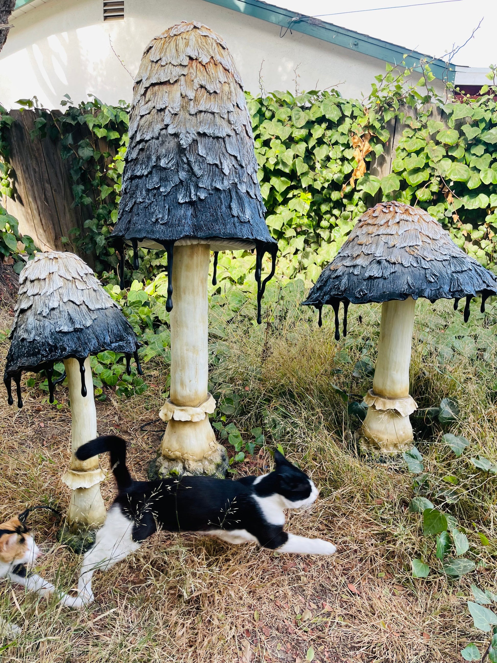 Glowing Ghost Mushroom Garden Art Décor