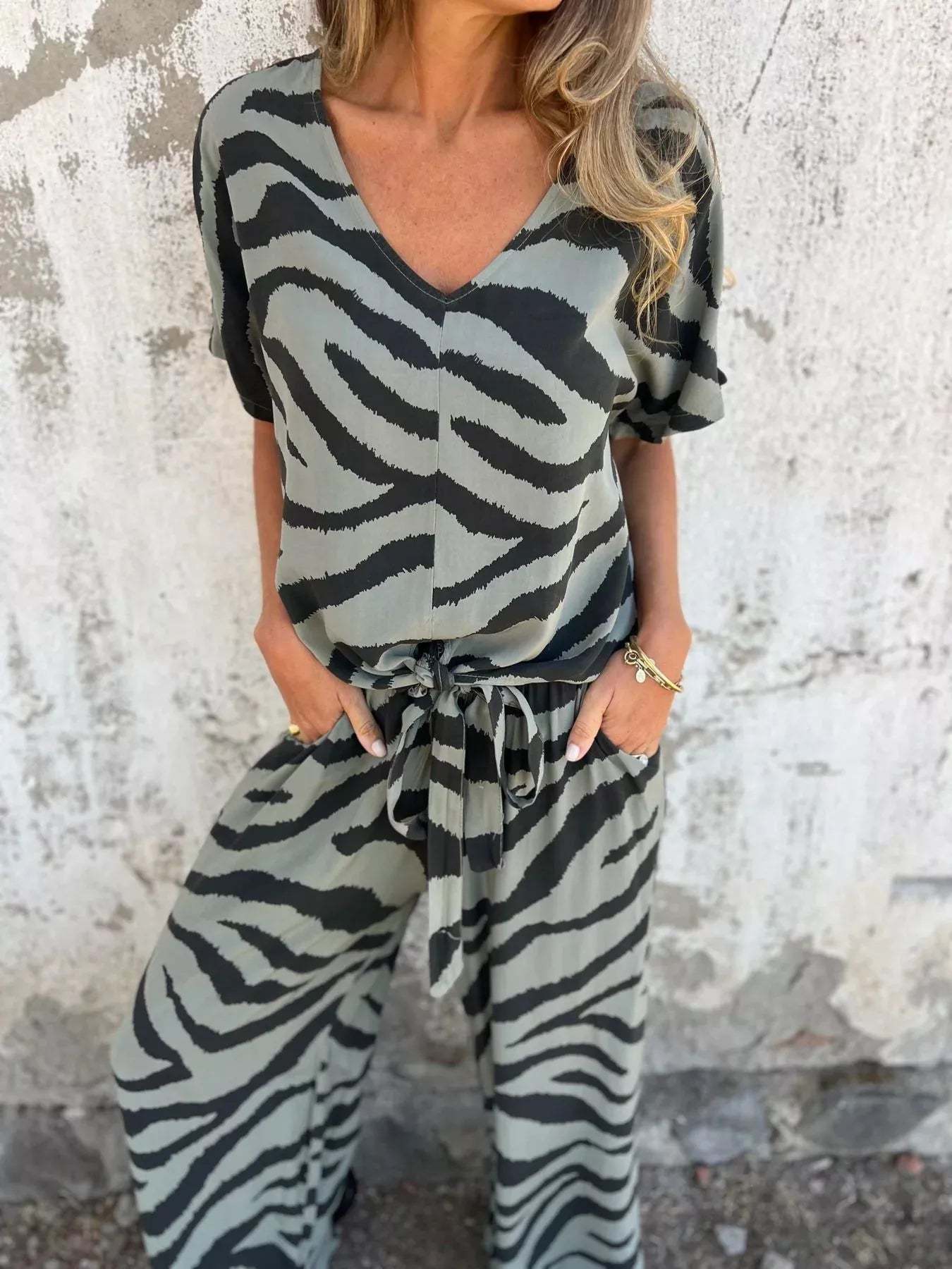 New Arrivals🔥 Zebra Print V-Neck Top and Pants Set