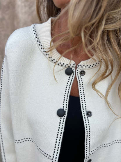 NEW🔥 2025 Women's Fashion Minimalist Line Jacket