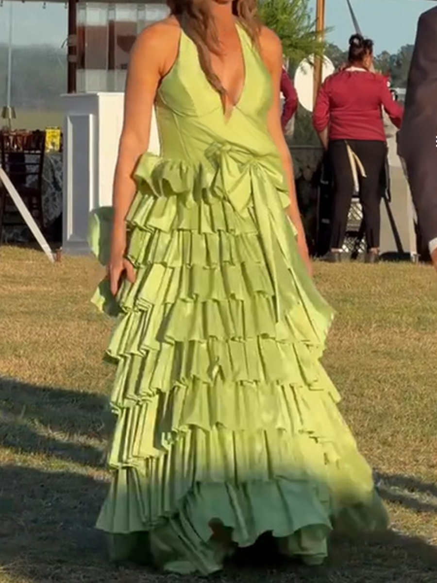 A-line/Princess Halter Cascading Ruffles Sweep Train Taffeta Mother of the Bride Dresses