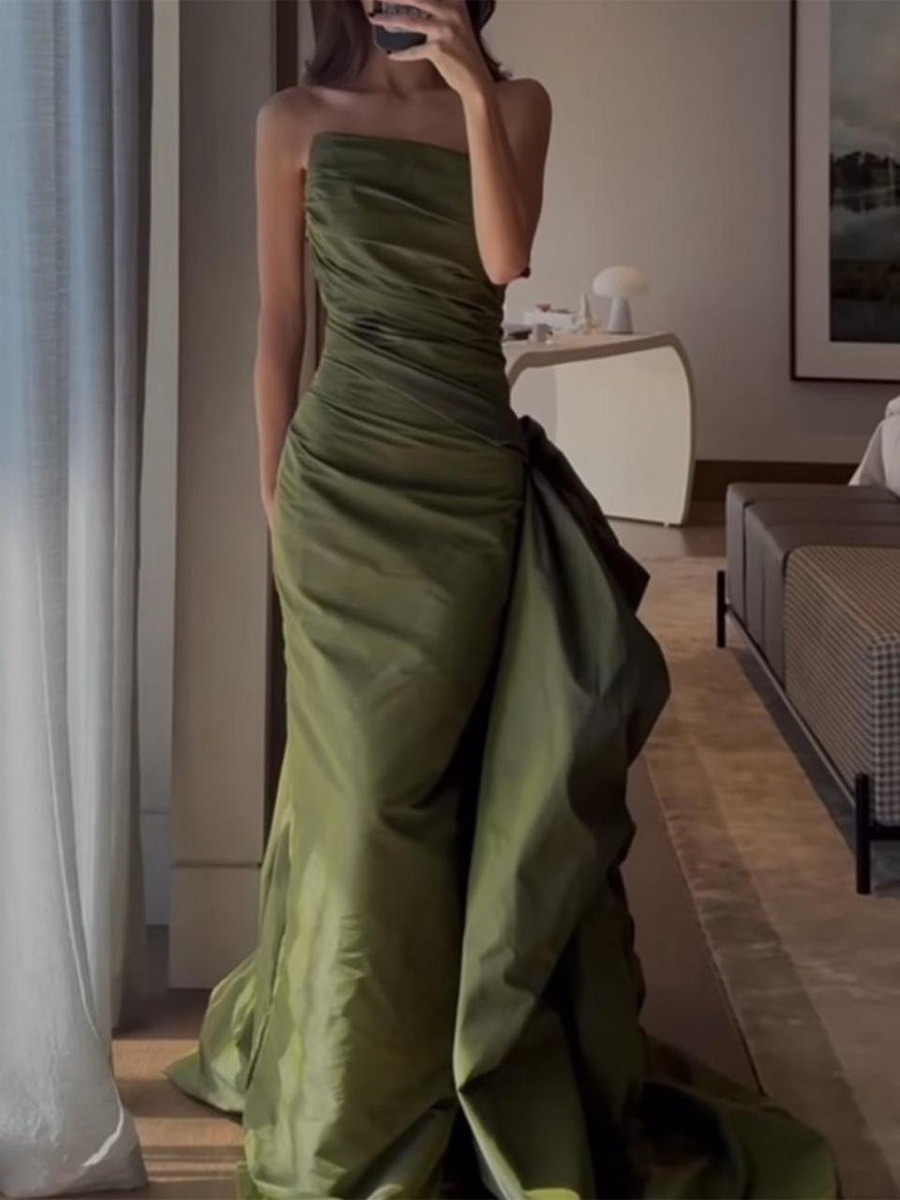 Sheath/Column Straight Pleated Floor-Length Taffeta Mother of the Bride Dresses