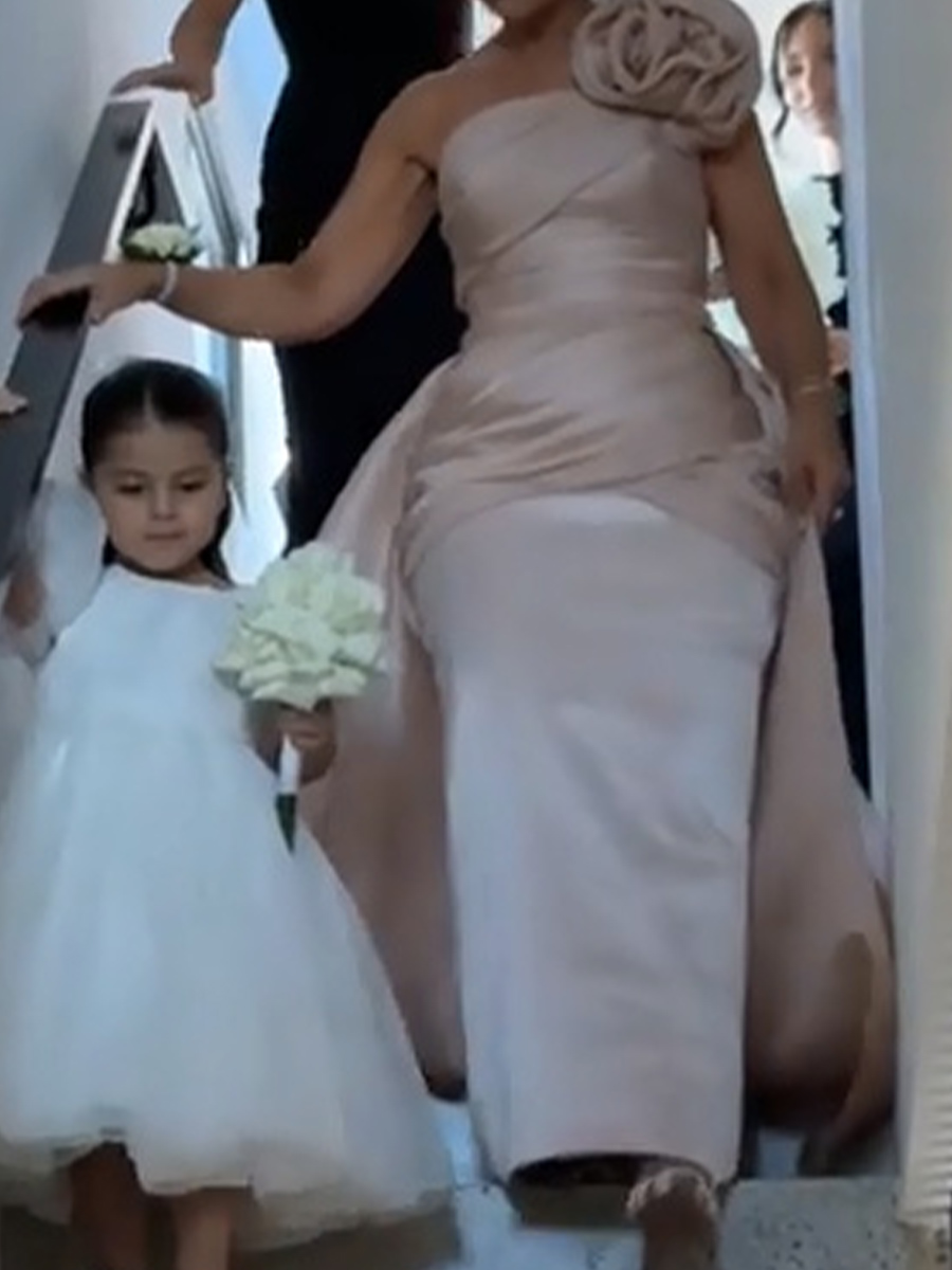 Sheath/Column One-Shoulder Flower Floor-Length Silk Like Satin Mother of the Bride Dresses