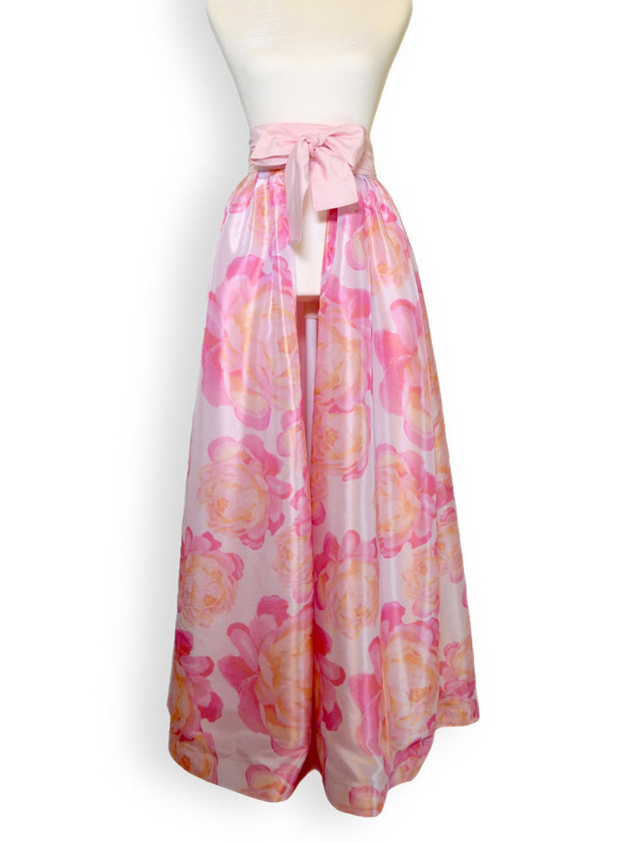 A-line/Princess V-neck Long Sleeves Pleated Floor-Length Taffeta Mother of the Bride Dresses