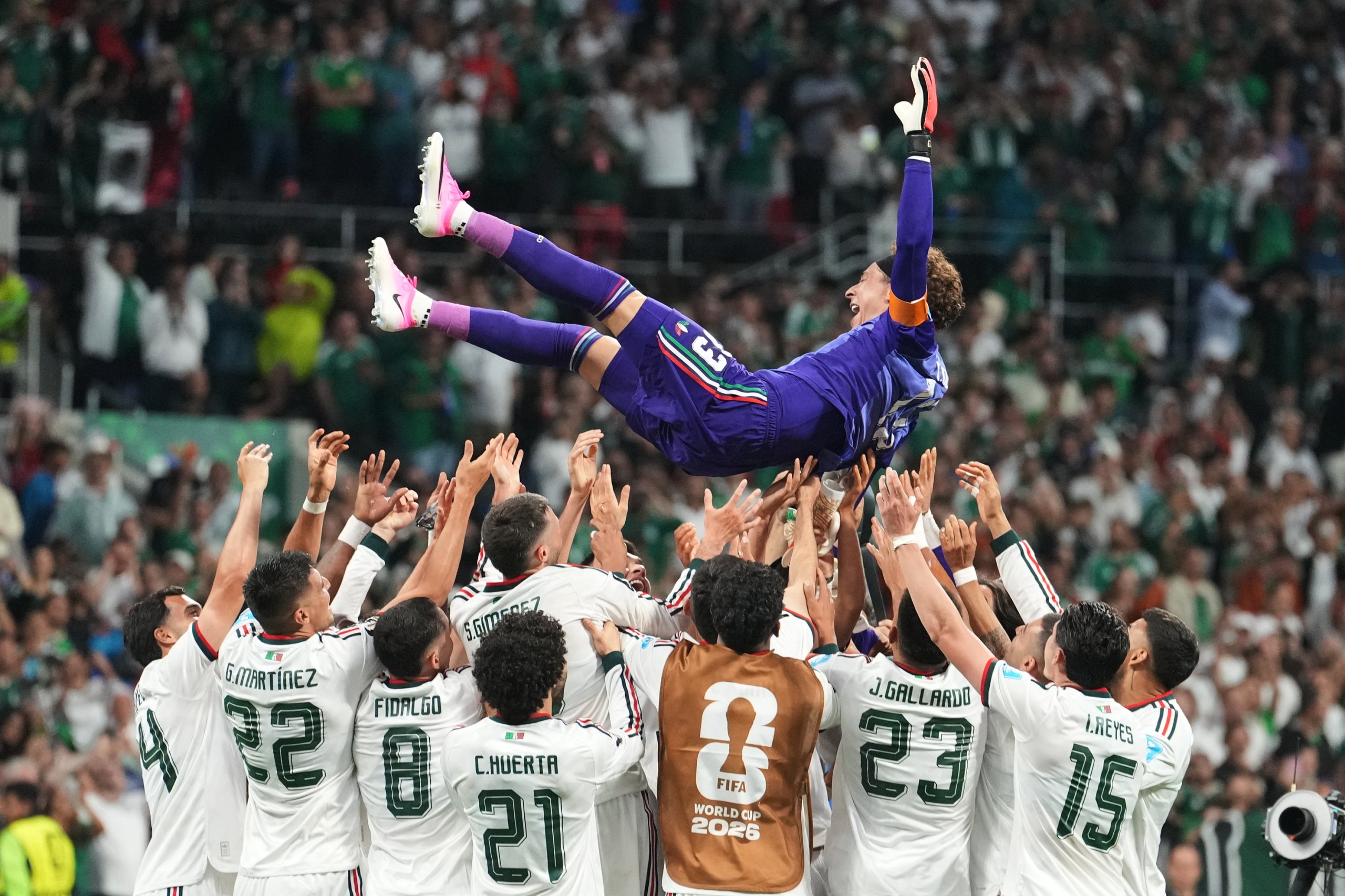 Mexico beats Czech Republic 3-0 to win all 3 World Cup group-stage matches  for 1st time | KARK