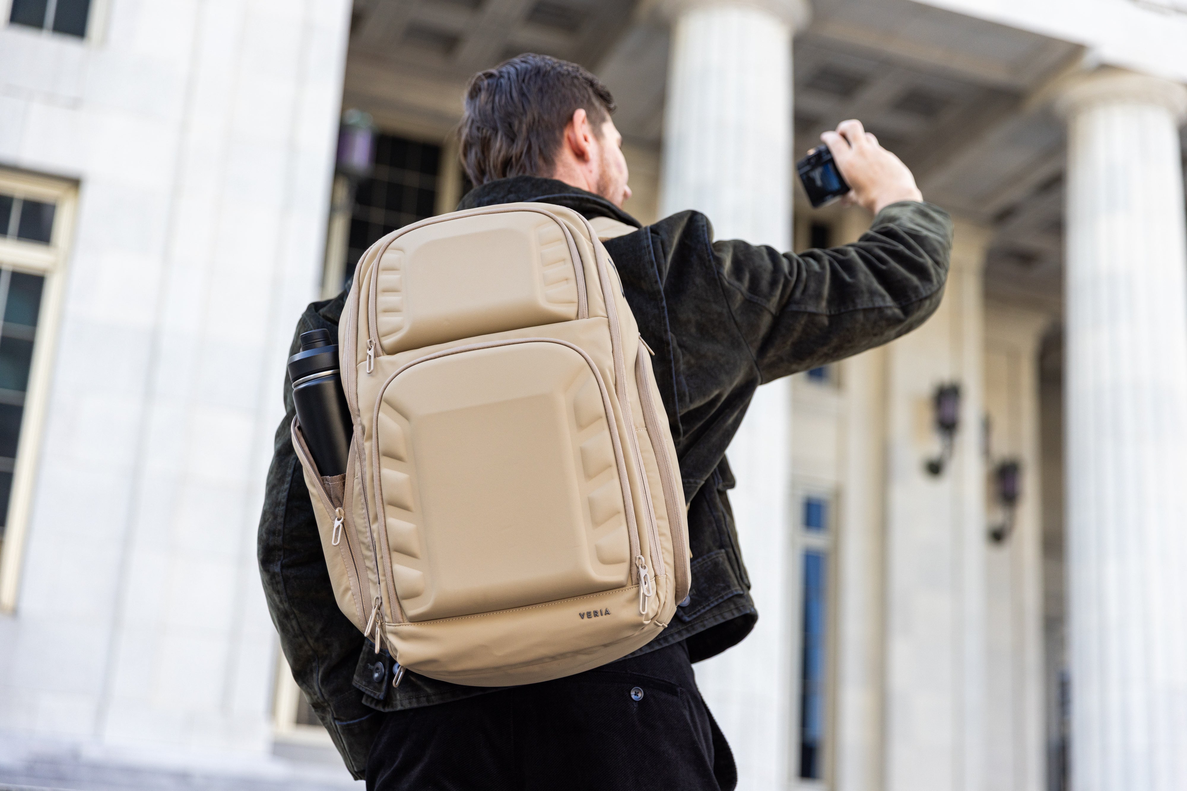 Mochila de Viaje Expandible de 35L con Compartimento para Laptop de 17", Impermeable de TPU, Puerto USB, Cerradura TSA, Apertura Tipo Maleta, Equipaje de Mano para Negocios, Trabajo y Viajes