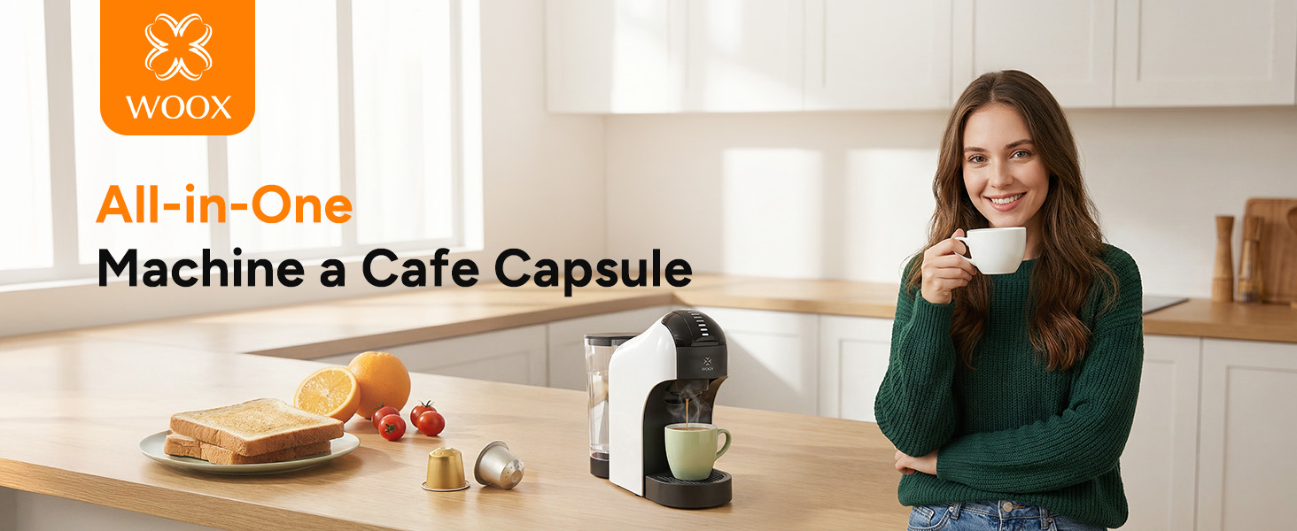Le texte indique « Machine tout-en-un WAKA dans une capsule de café ». Cafetière compacte présentée à côté de plats pour le petit-déjeuner et d'une personne dégustant une boisson.