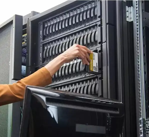 Disco Duro Empresarial New Western Digital Gold De 18tb Dorado