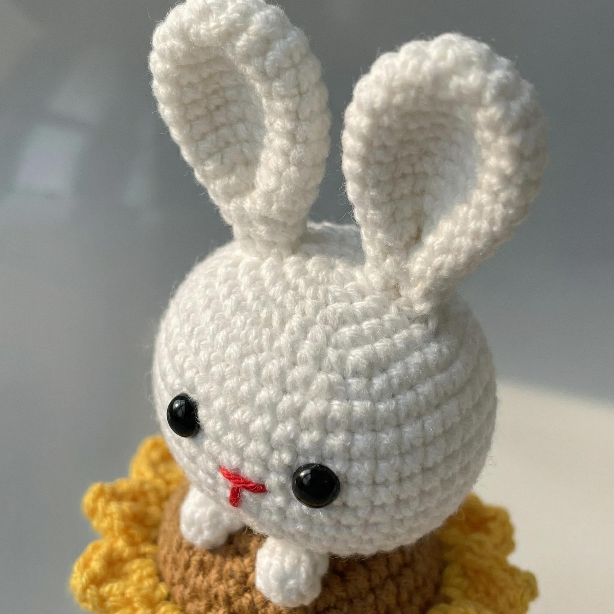 Crocheted flower pot，Crochet Easter Bunny Sunflower Decor, Handmade Amigurumi Rabbit, Spring Bunny Gift, Bunny Keychain or Flower Stem
