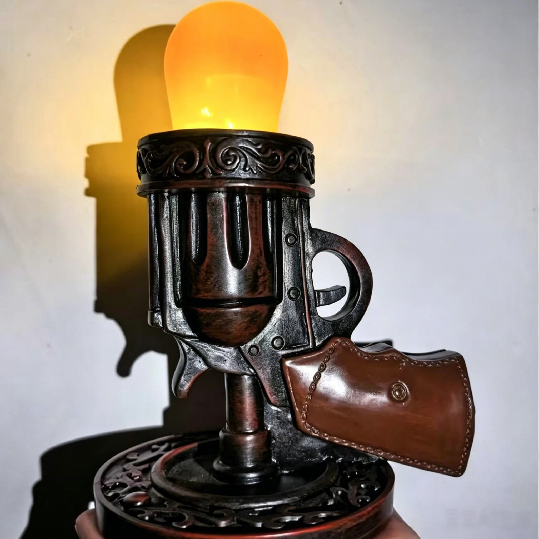 Vintage Revolver Gun Wall Sconce💡