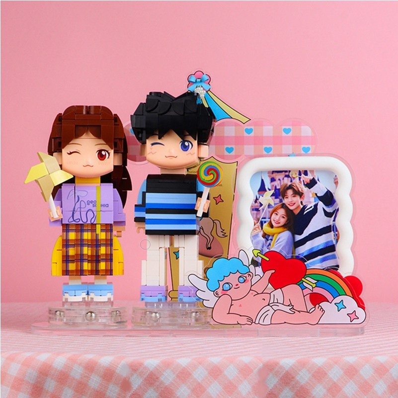 Gepersonaliseerde, draaibare bouwstenenfiguurtjes met mollig gezichtje, romantische bouwstenenfiguurtjes voor één of twee personen, creatieve doe-het-zelf-verjaardagsdecoraties