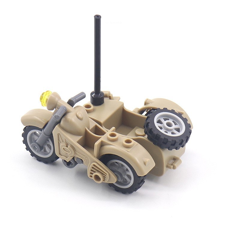 Driewielige motorfietsen met militair thema, een serie driewielige motorfietsen in verschillende kleuren, compatibel met bouwblokaccessoires.