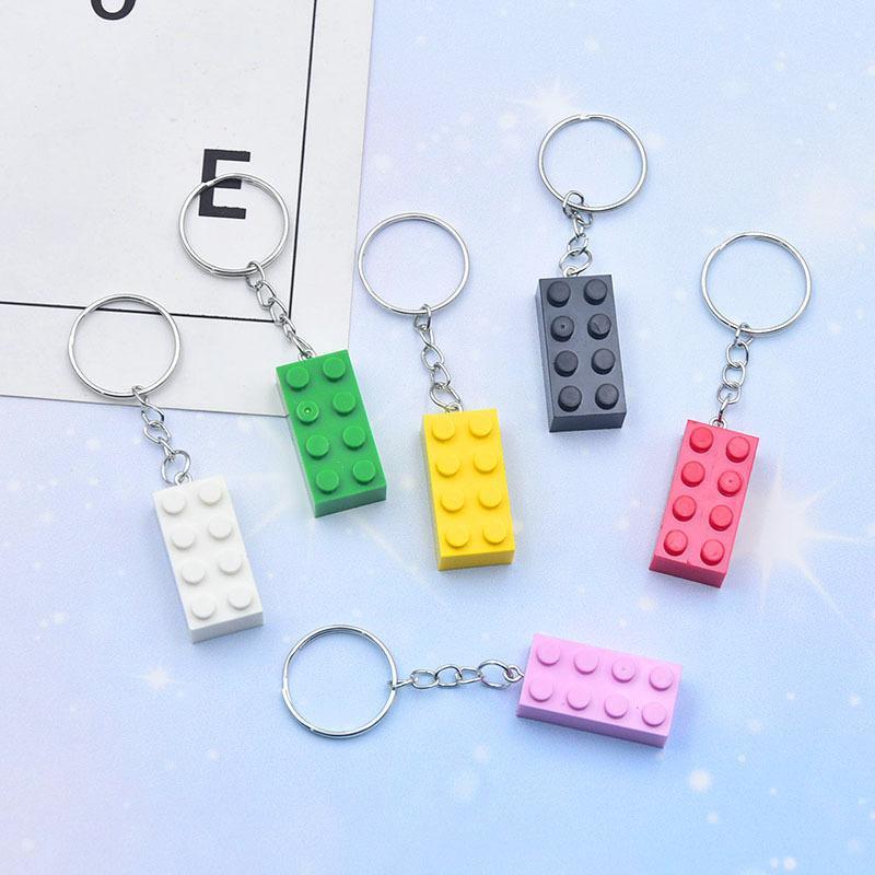 Portachiavi personalizzato con mattoncini da costruzione 2x4 color caramella, ciondolo portachiavi a forma di mattone personalizzato, ornamento da appendere con logo personalizzato su entrambi i lati