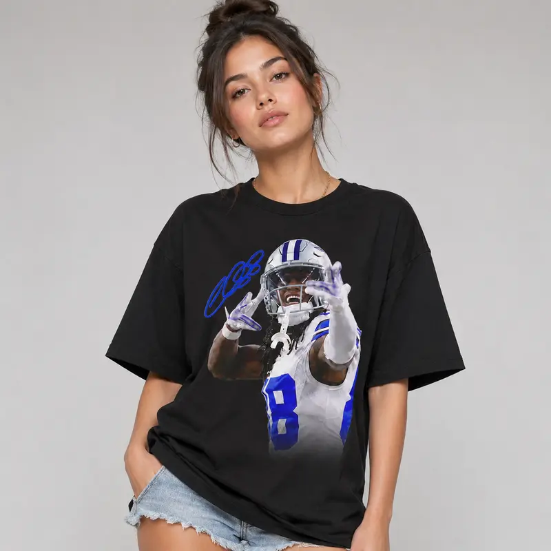 Number 88 Football Athlete Portrait Signature Graphic T-Shirt, Sports Fan White Oversized Casual Streetwear Short Sleeve Tee