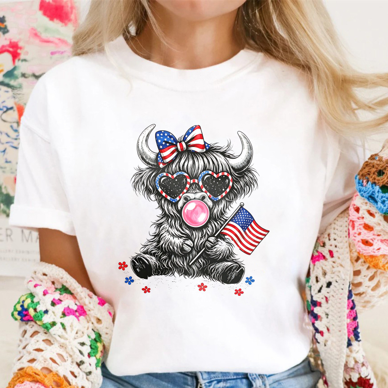 Highland Cow With American Flag And Heart Sunglasses Unisex Classic T-shirt