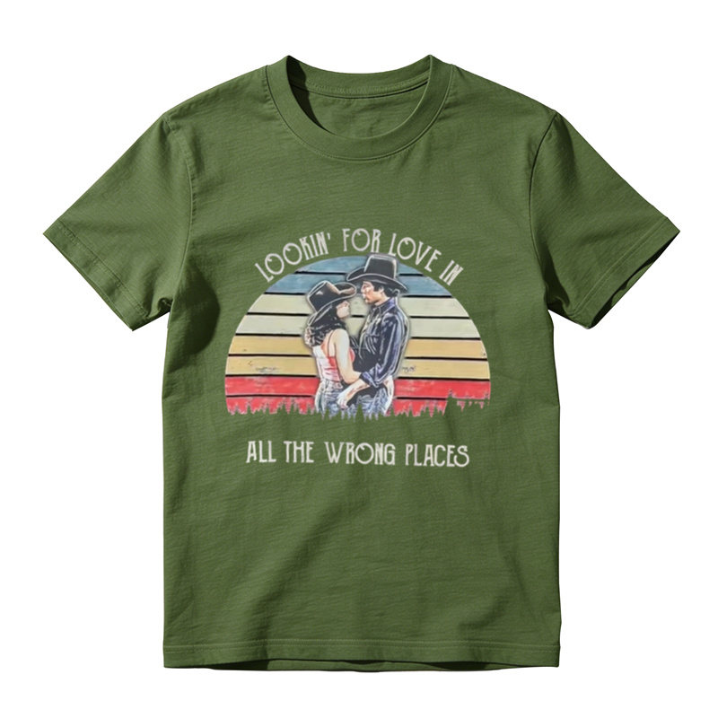 Vintage Love Story Graphic T-Shirt – Retro Couple Sunset Print Tee