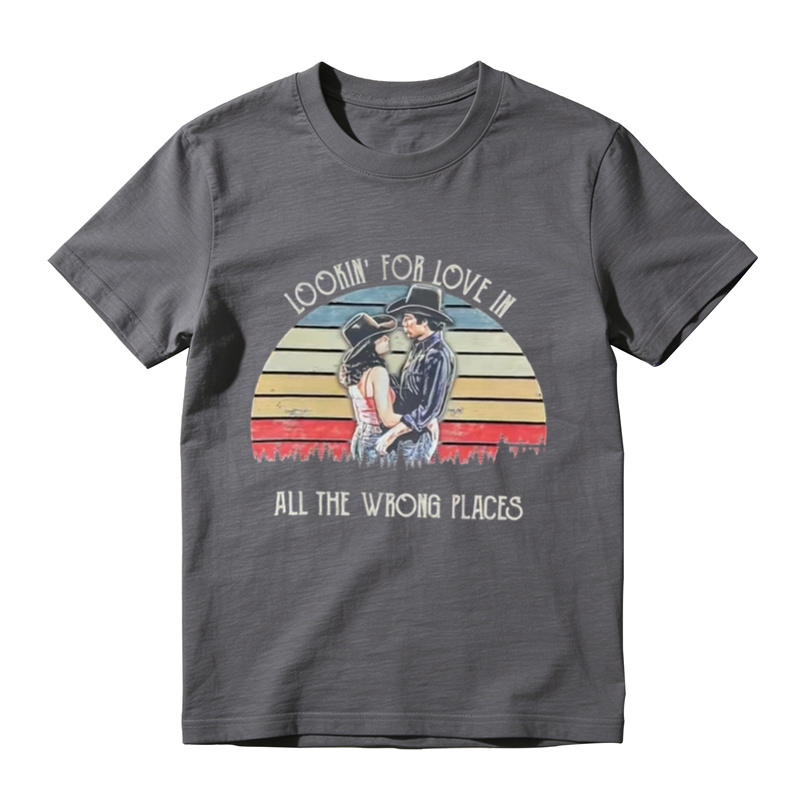 Vintage Love Story Graphic T-Shirt – Retro Couple Sunset Print Tee