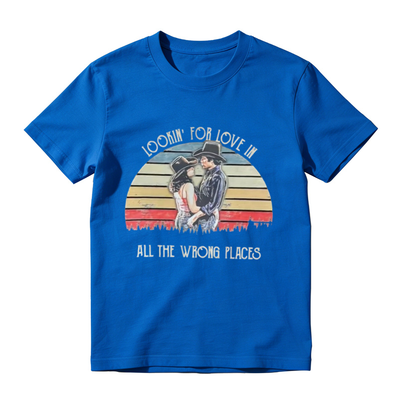 Vintage Love Story Graphic T-Shirt – Retro Couple Sunset Print Tee