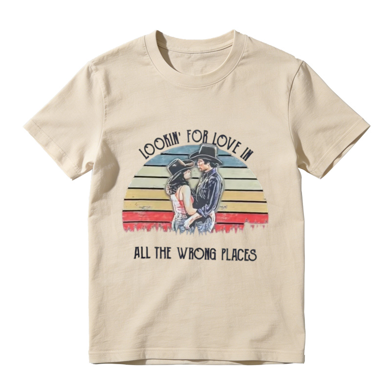 Vintage Love Story Graphic T-Shirt – Retro Couple Sunset Print Tee