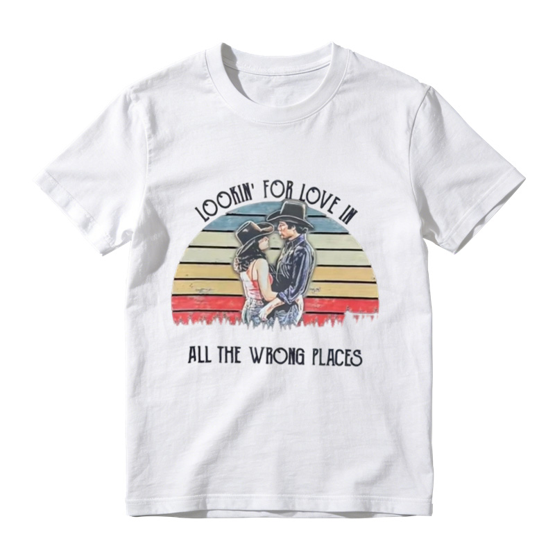Vintage Love Story Graphic T-Shirt – Retro Couple Sunset Print Tee