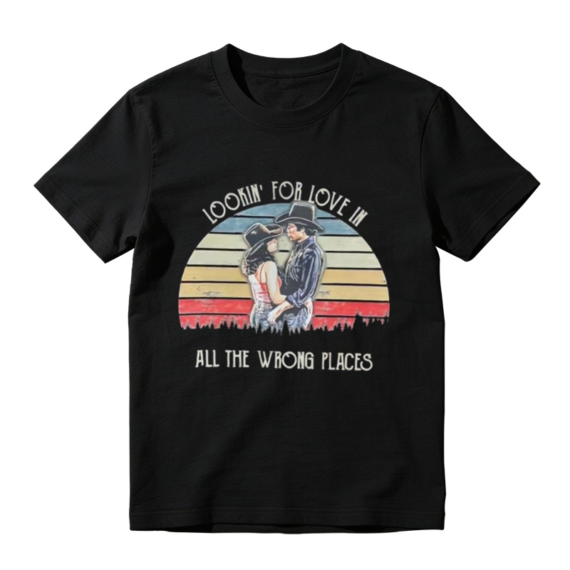 Vintage Love Story Graphic T-Shirt – Retro Couple Sunset Print Tee