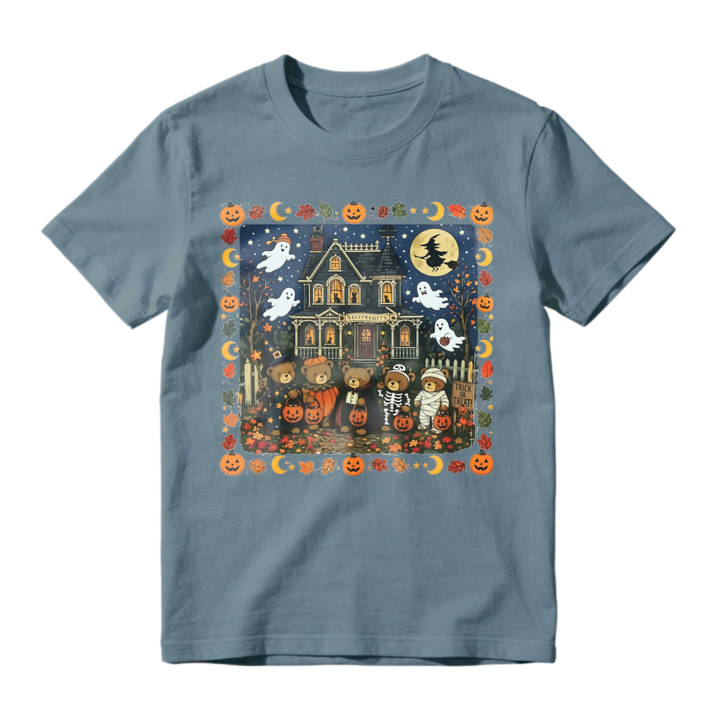 Halloween Haunted House With Ghosts Pumpkins And Kids In Costumes Unisex Classic T Shirt