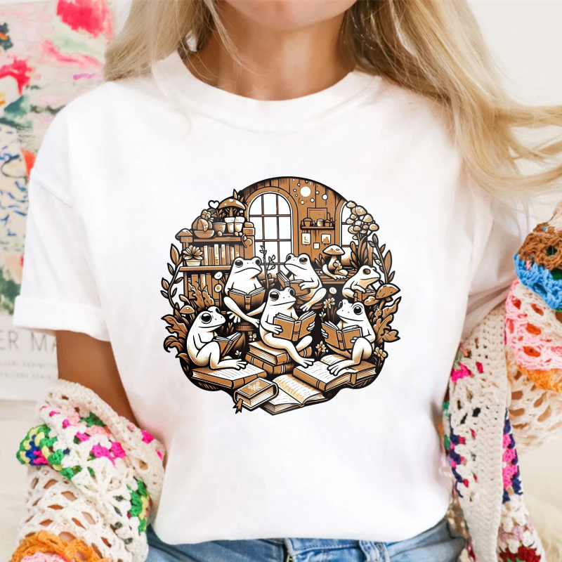 Cute Frogs Reading Books In Library Circle Art, Unisex Classic T-shirt