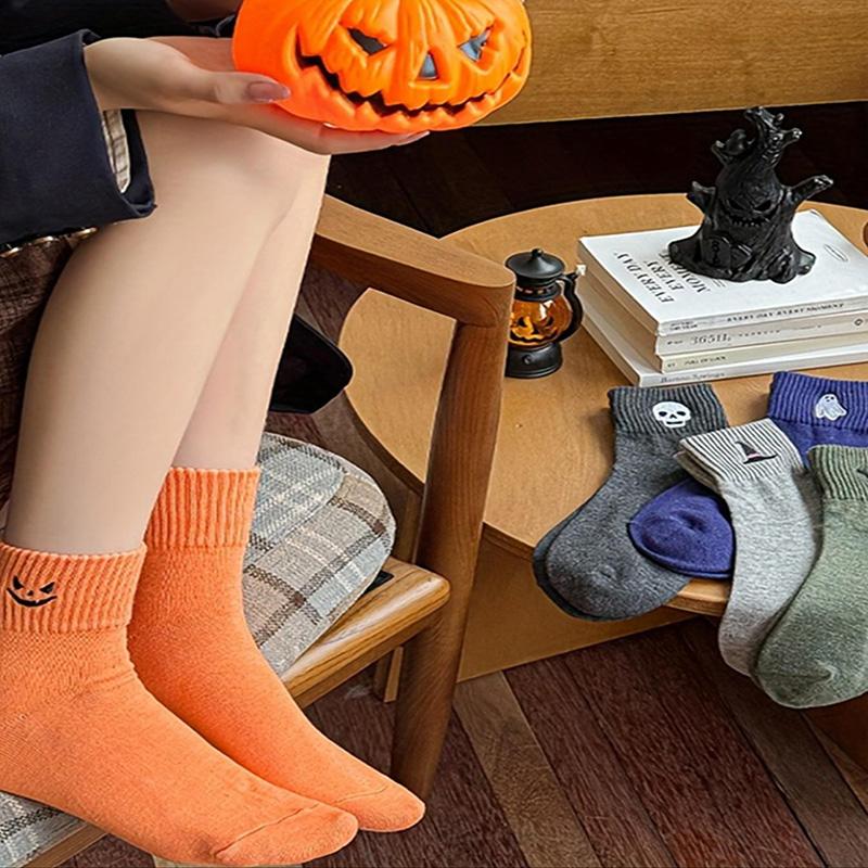 Women's Viral Cute Halloween Crew Socks Set (5 Pairs) - Multicolor Cartoonish Pumpkin Ghost Mid-Calf Knit Socks, Fitted Soft Stretch Warm Fall Winter Essentials, Halloween Stuff for Women for Everyday Wear & Gifts