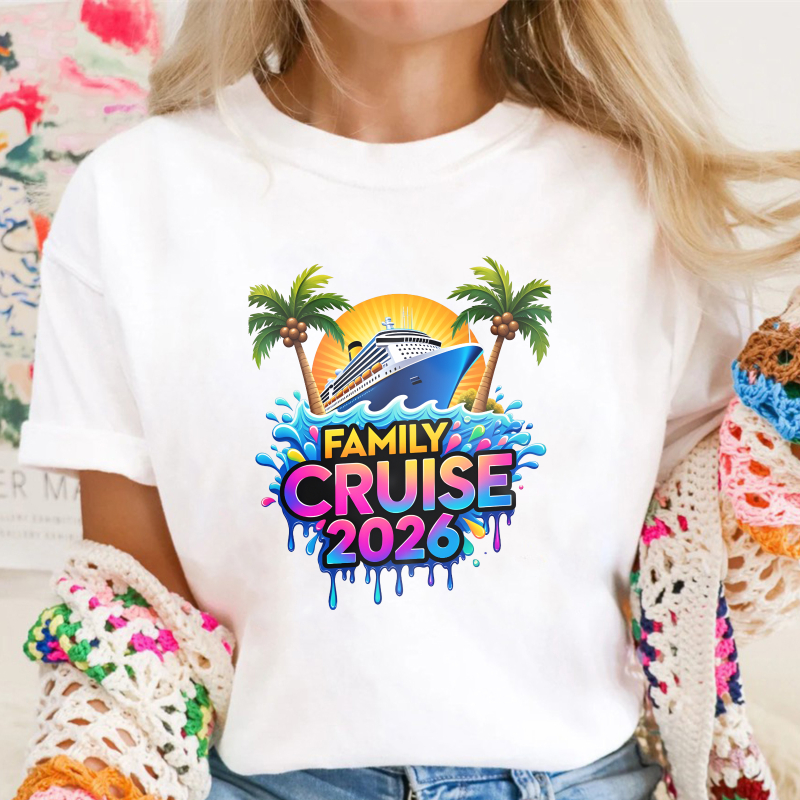 Family Cruise 2026 With Cruise Ship And Palm Trees Unisex Classic T-shirt