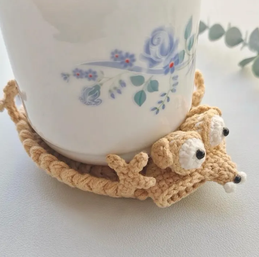 Handmade Crochet Animal Cup Mat – Cute Knitted Snail & Crocodile Table Decor, Cozy Home Gift