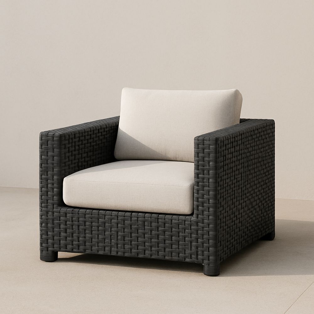 Fekete kültéri fotel polirattan szövet bézs párnákkal