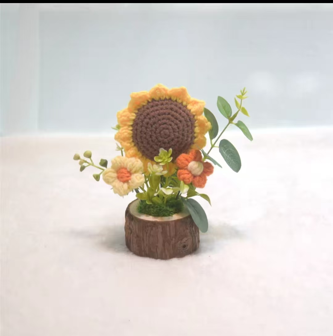 Hand-knitted & crocheted yarn flowers, home decorations, birthday gifts