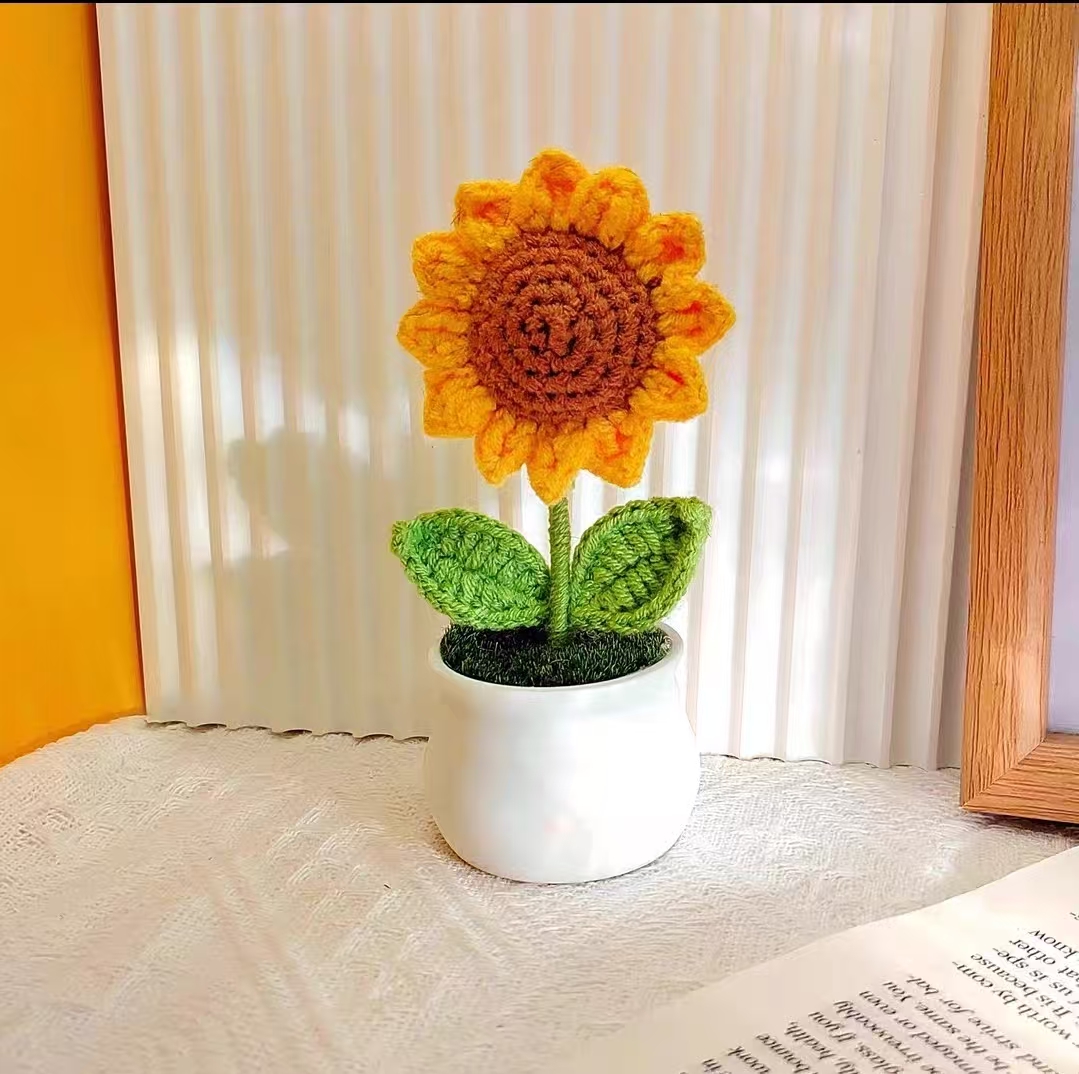 Hand-knitted & crocheted yarn flowers, home decorations, birthday gifts