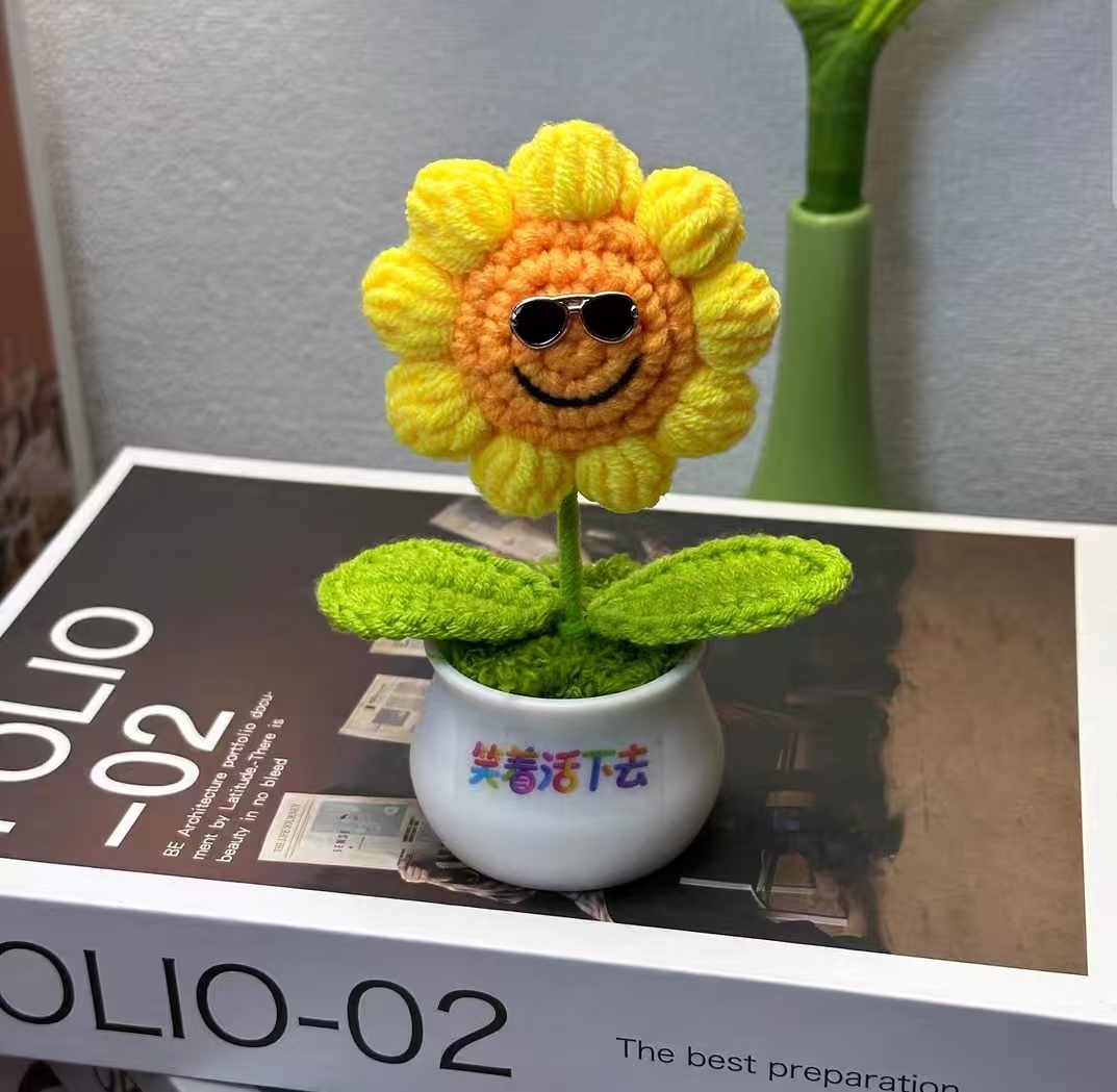 Hand-knitted & crocheted yarn flowers, home decorations, birthday gifts