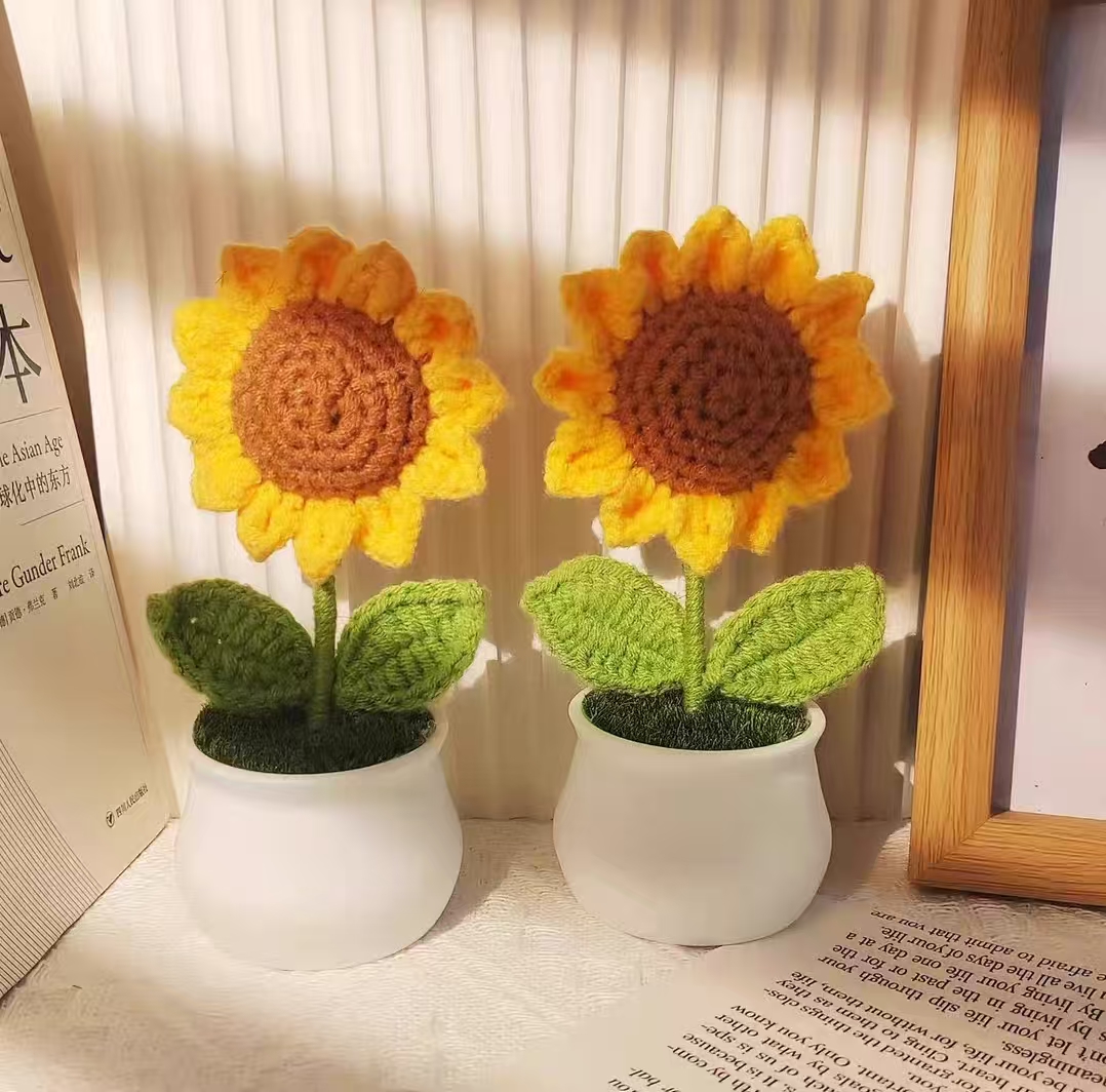 Hand-knitted & crocheted yarn flowers, home decorations, birthday gifts