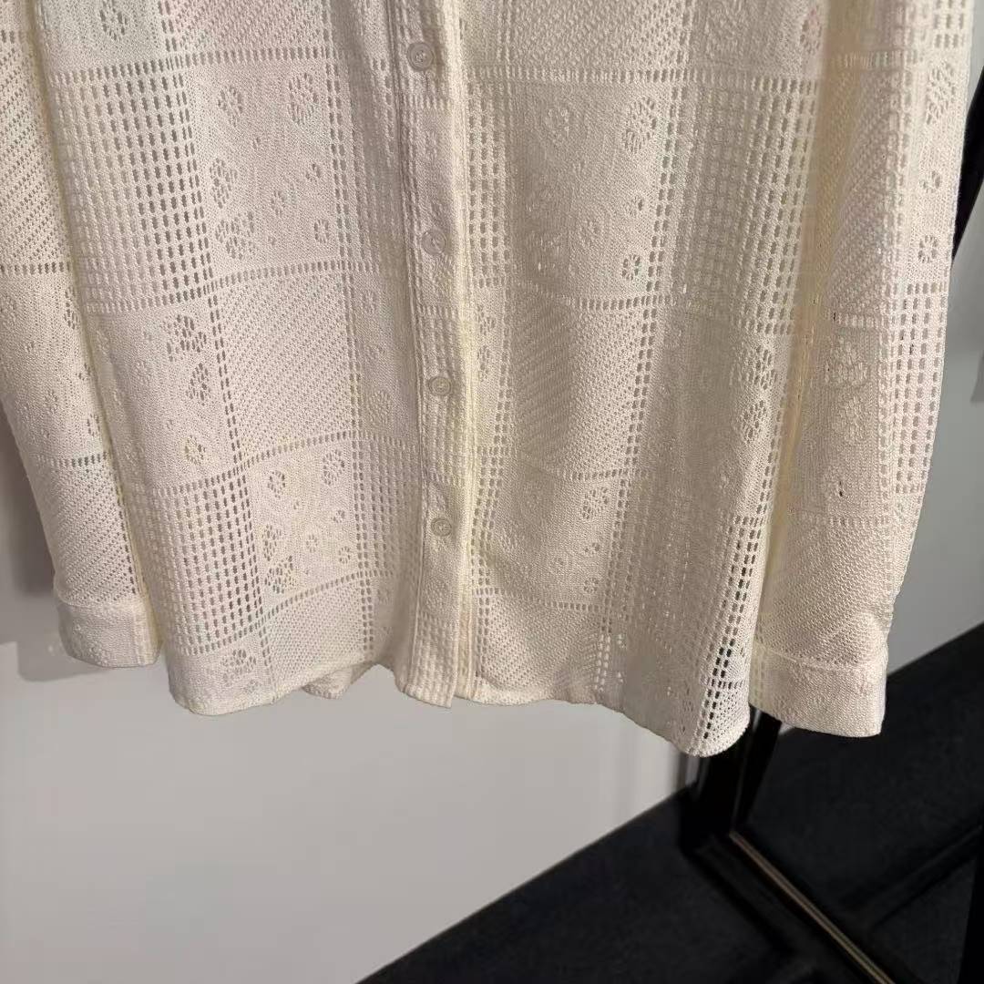 CC Hollow-out knitted shirt in black and white