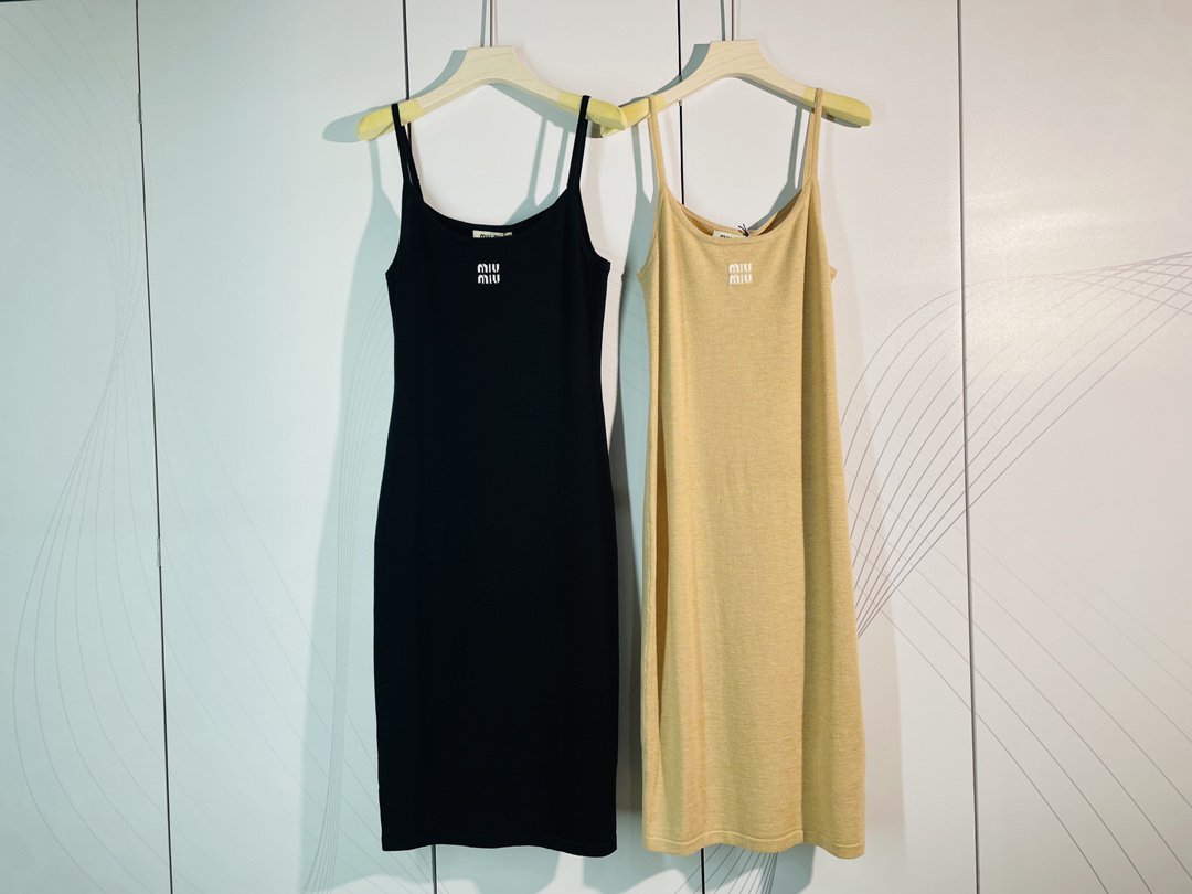 MIU25SS Slim and skinny halter dress