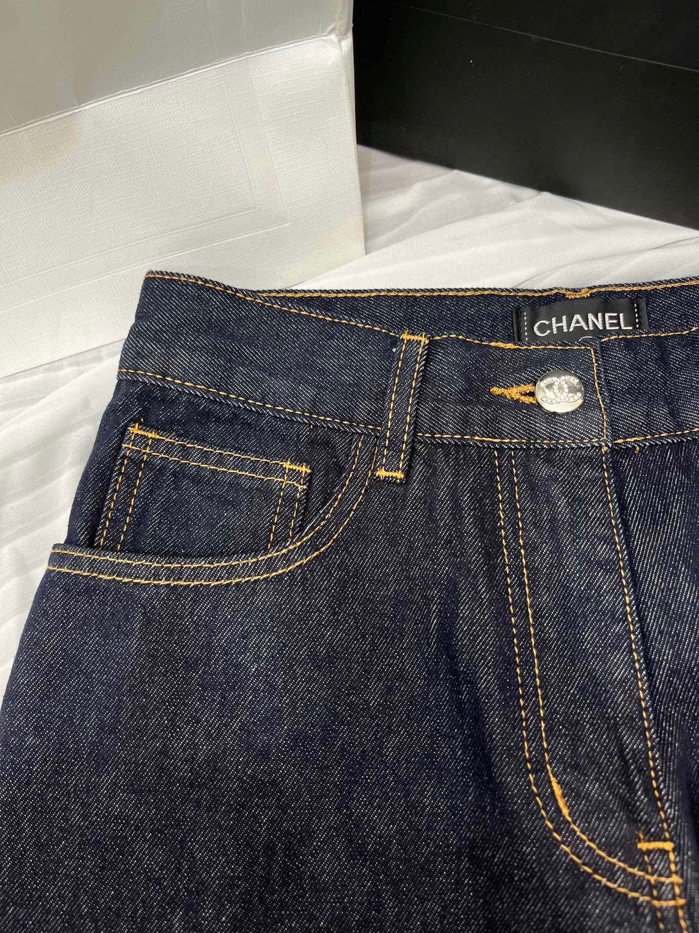 CHNEL DARK denim jeans