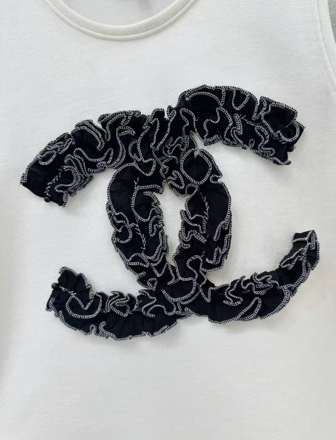 CC 2026SS Black and white 2-color handmade workshop series camellia vest