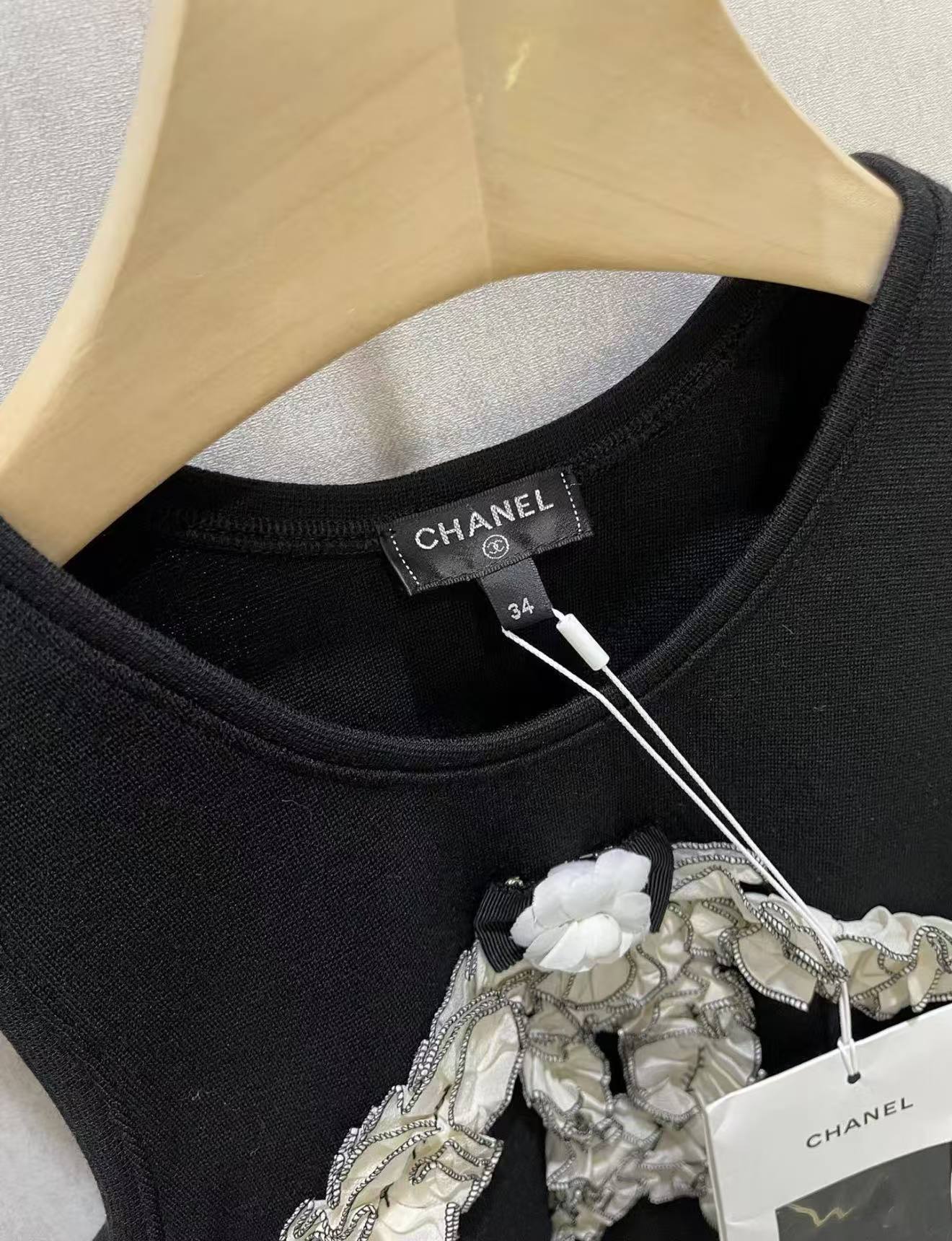 CC 2026SS Black and white 2-color handmade workshop series camellia vest