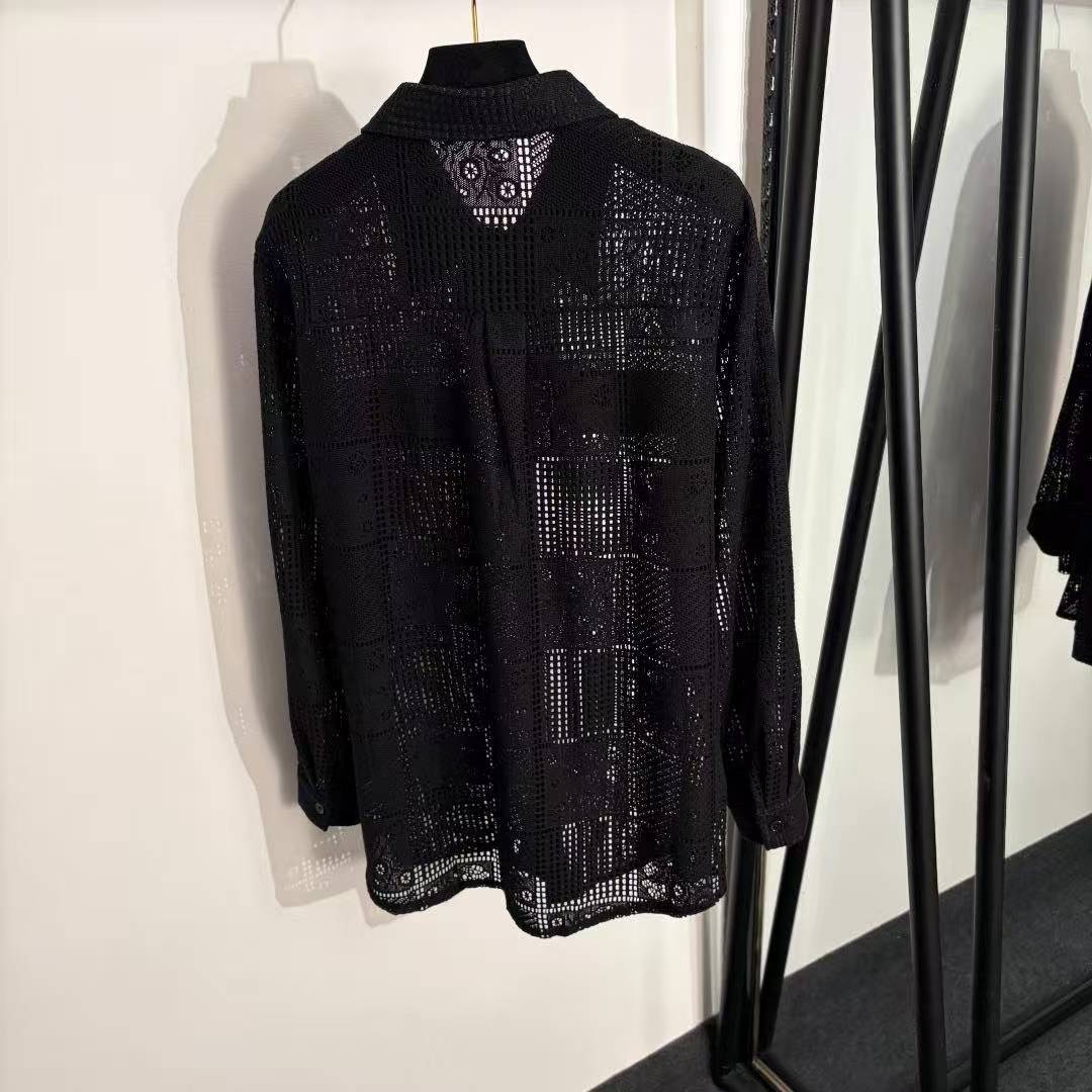 CC Hollow-out knitted shirt in black and white
