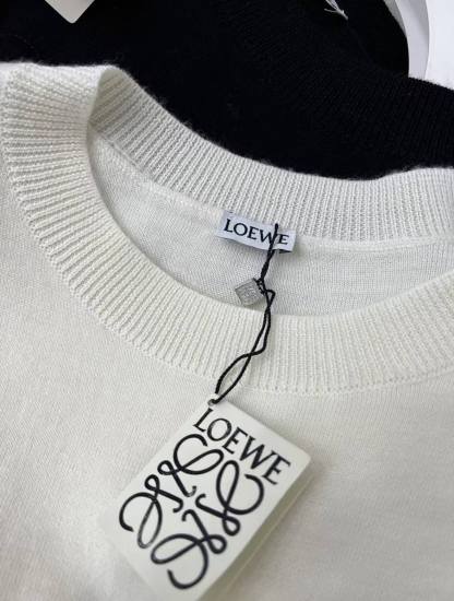 LEW Black and white two-color embossed sweater