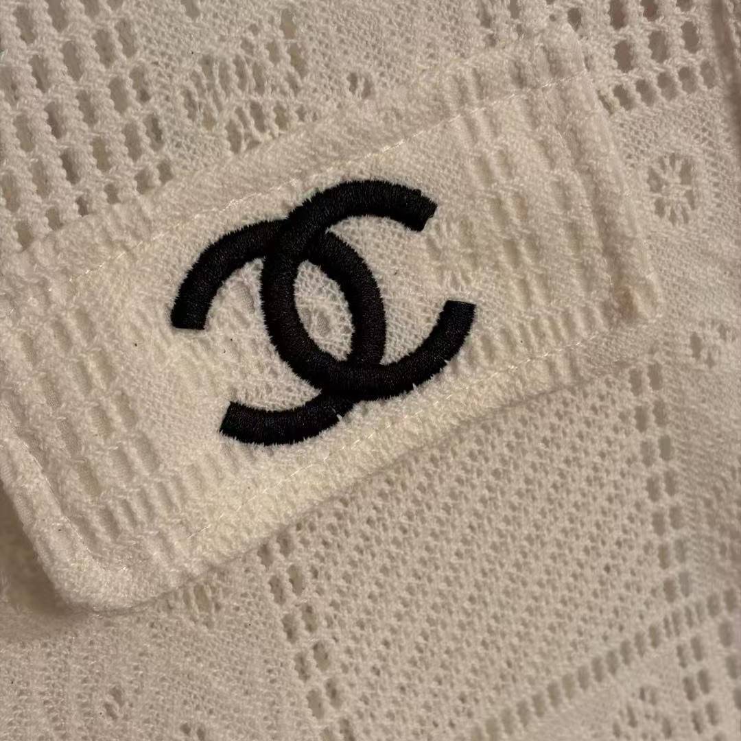 CC Hollow-out knitted shirt in black and white