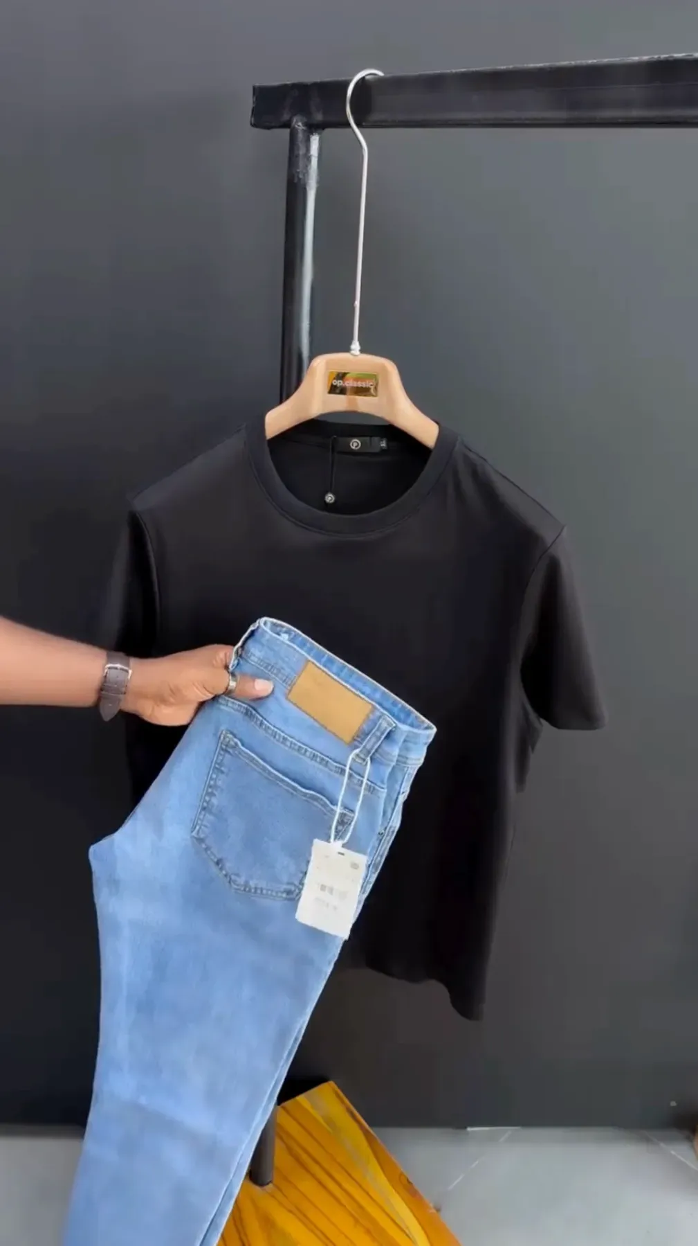 Essential Denim & Round-neck Outfit Image - 1