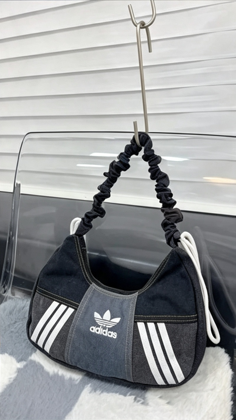 Ad Shoulder Bag （Grey-Black Color-Block）