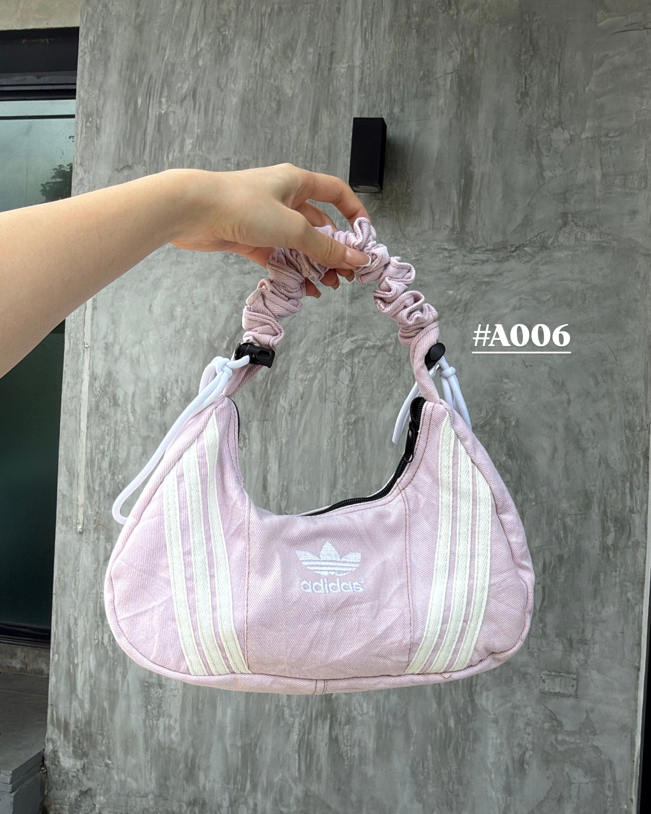 Ad Shoulder Bag 